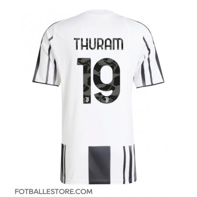 Juventus Khephren Thuram #19 Hjemmedrakt 2025-26 Kortermet Juventus Khephren Thuram #19 Hjemmedrakt 2025-26 Kortermet